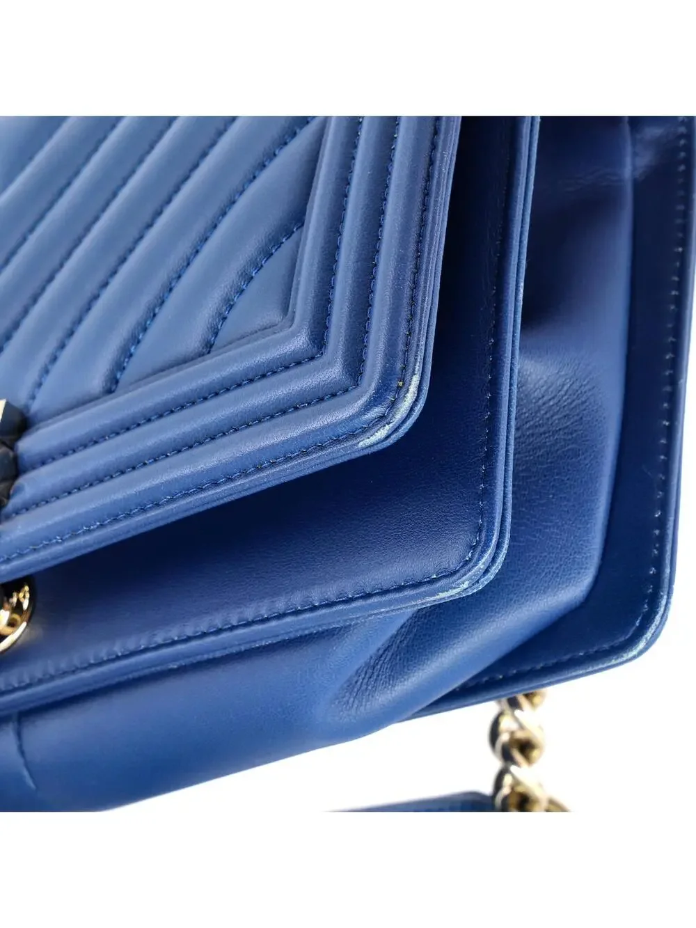 CHANEL elevate your